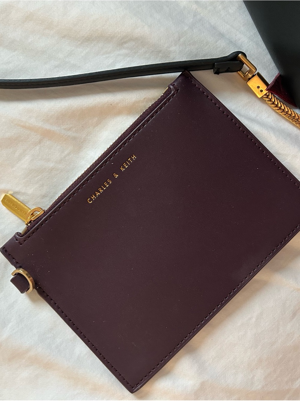 Charles & Keith Black Leather bucket bag - Picture 4 of 4